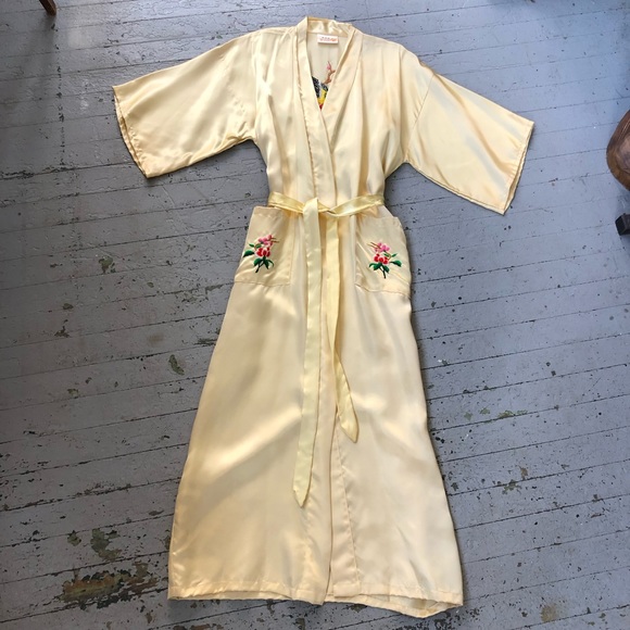 Vintage Buttercup Satin Embroidered Robe - Picture 4 of 6